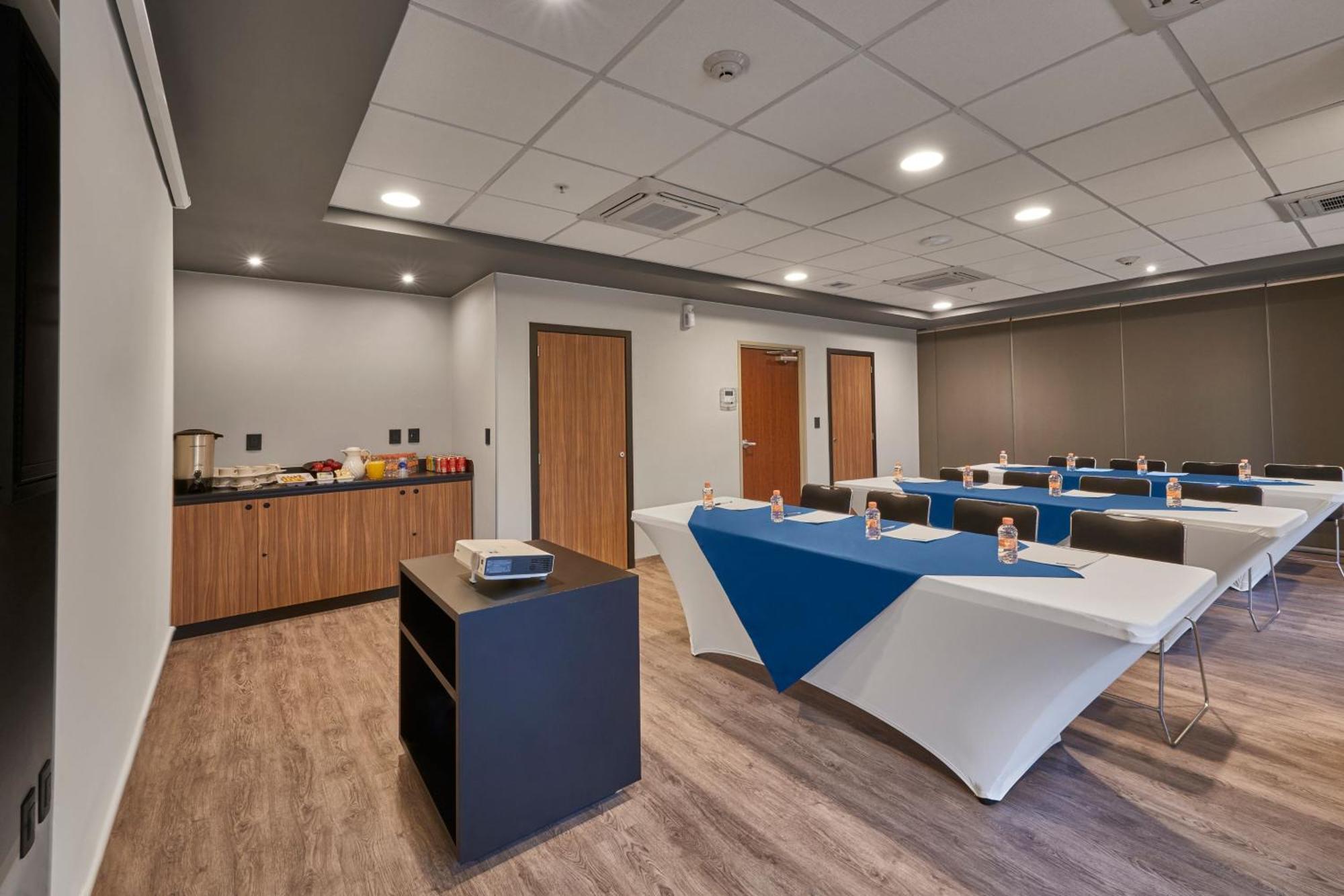 City Express Plus By Marriott Cali Colombia Exterior foto