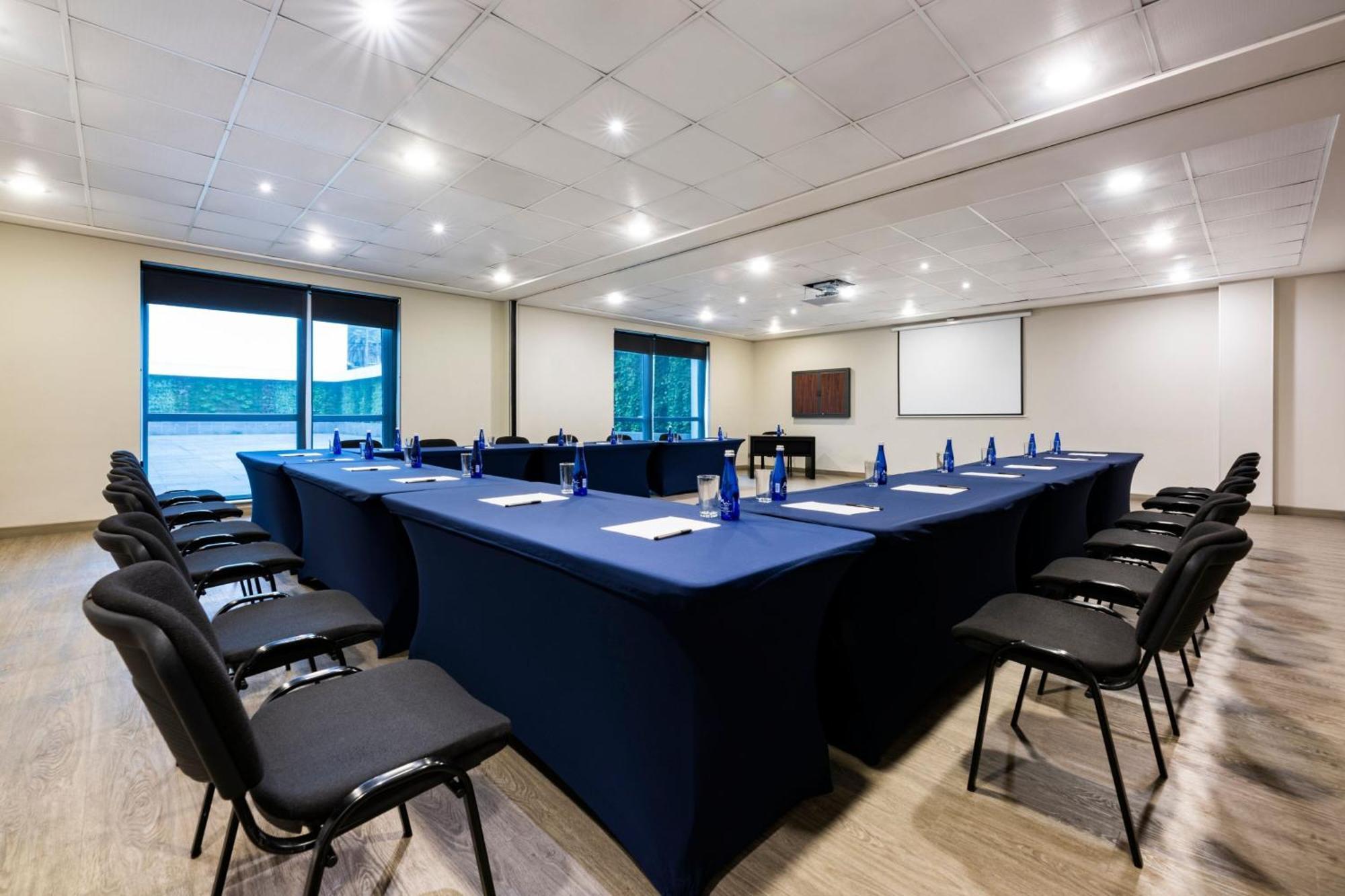 City Express Plus By Marriott Cali Colombia Exterior foto