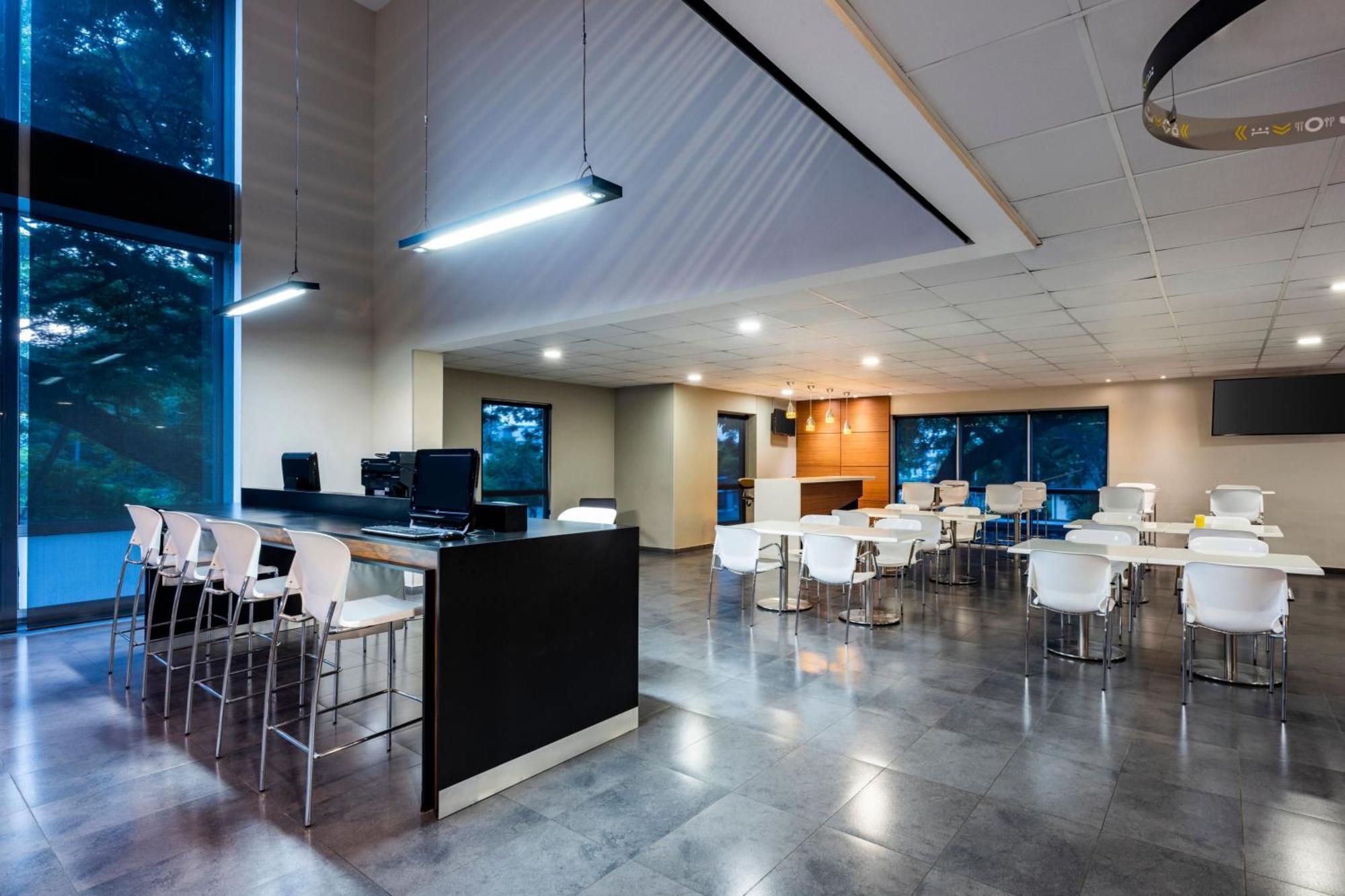 City Express Plus By Marriott Cali Colombia Exterior foto