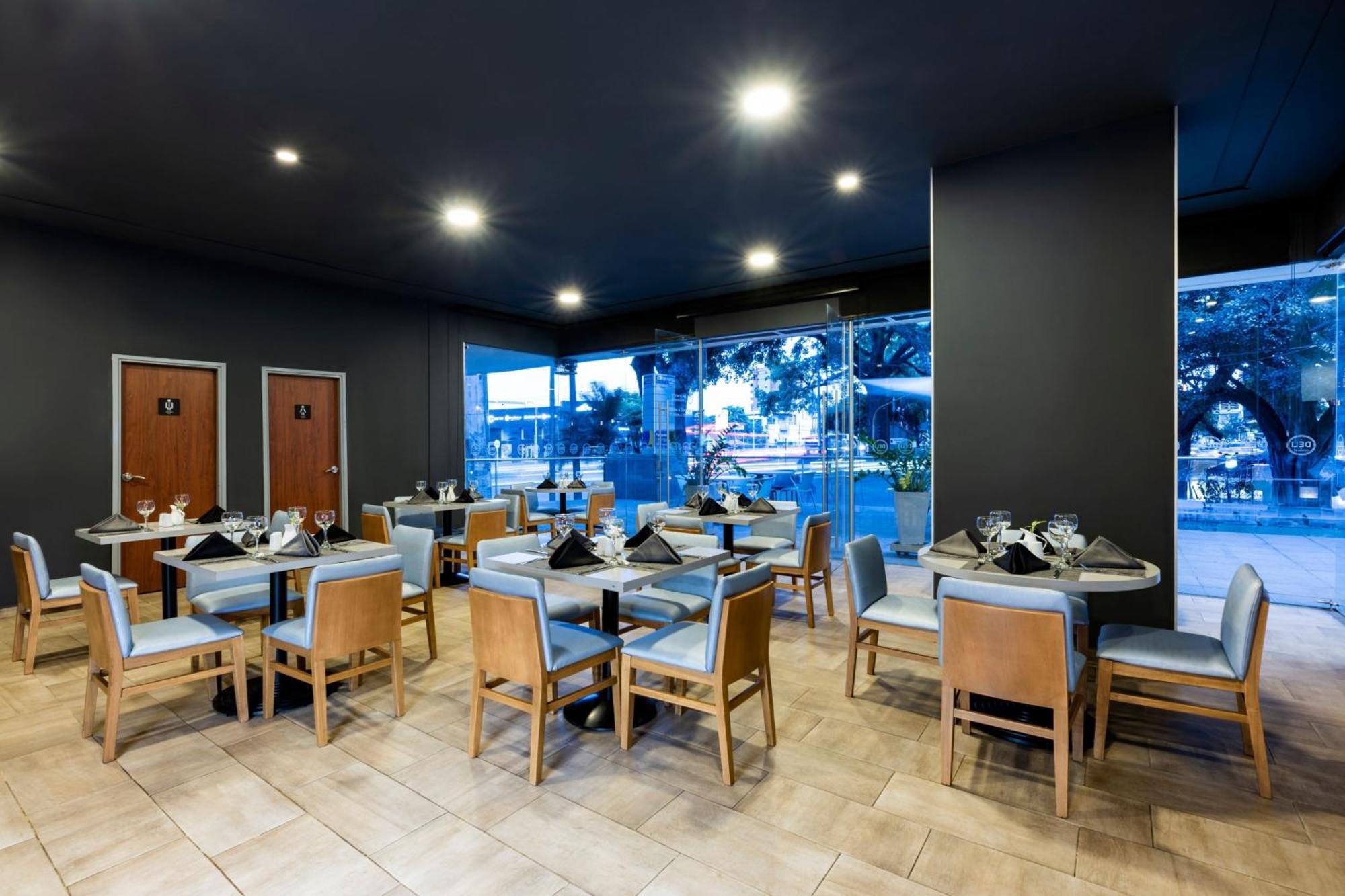 City Express Plus By Marriott Cali Colombia Exterior foto