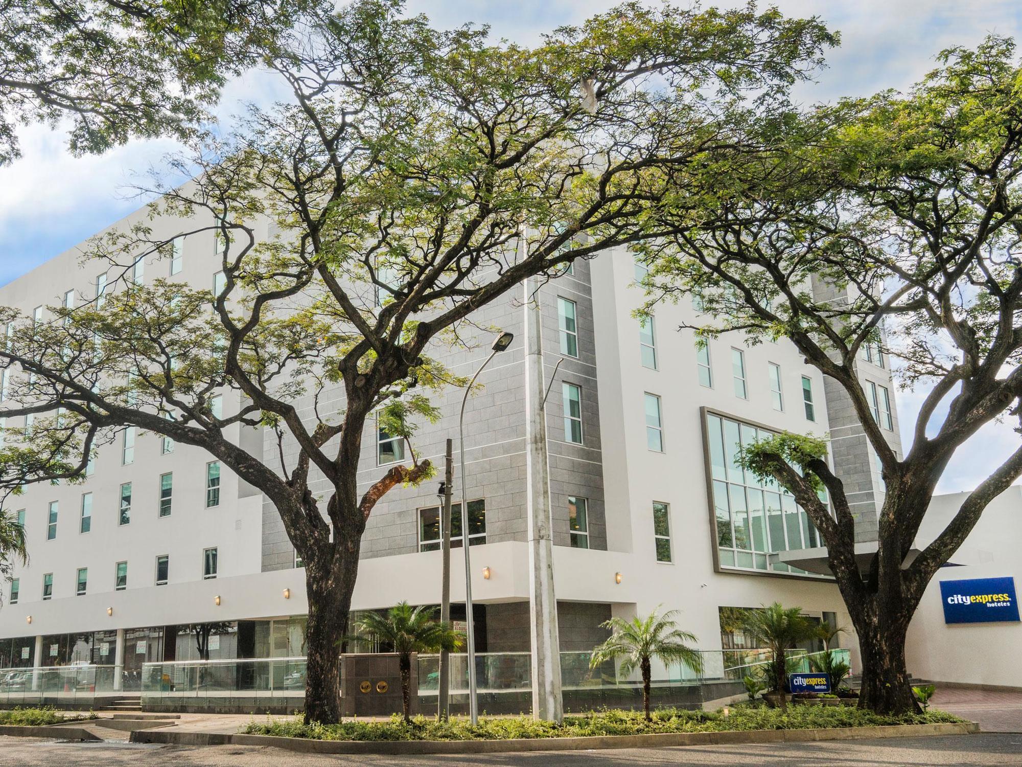 City Express Plus By Marriott Cali Colombia Exterior foto